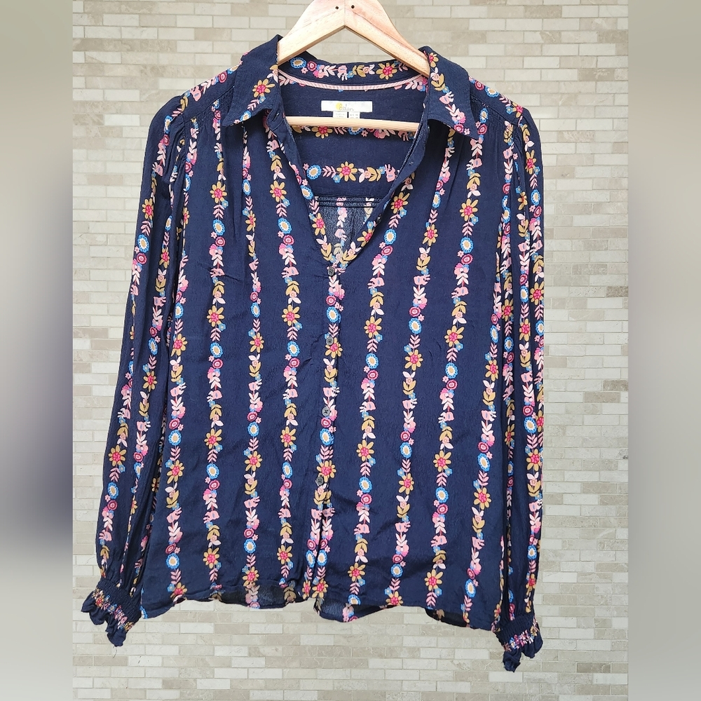 Women's Navy Floral Button-Front Blouse - Picture 6 of 7